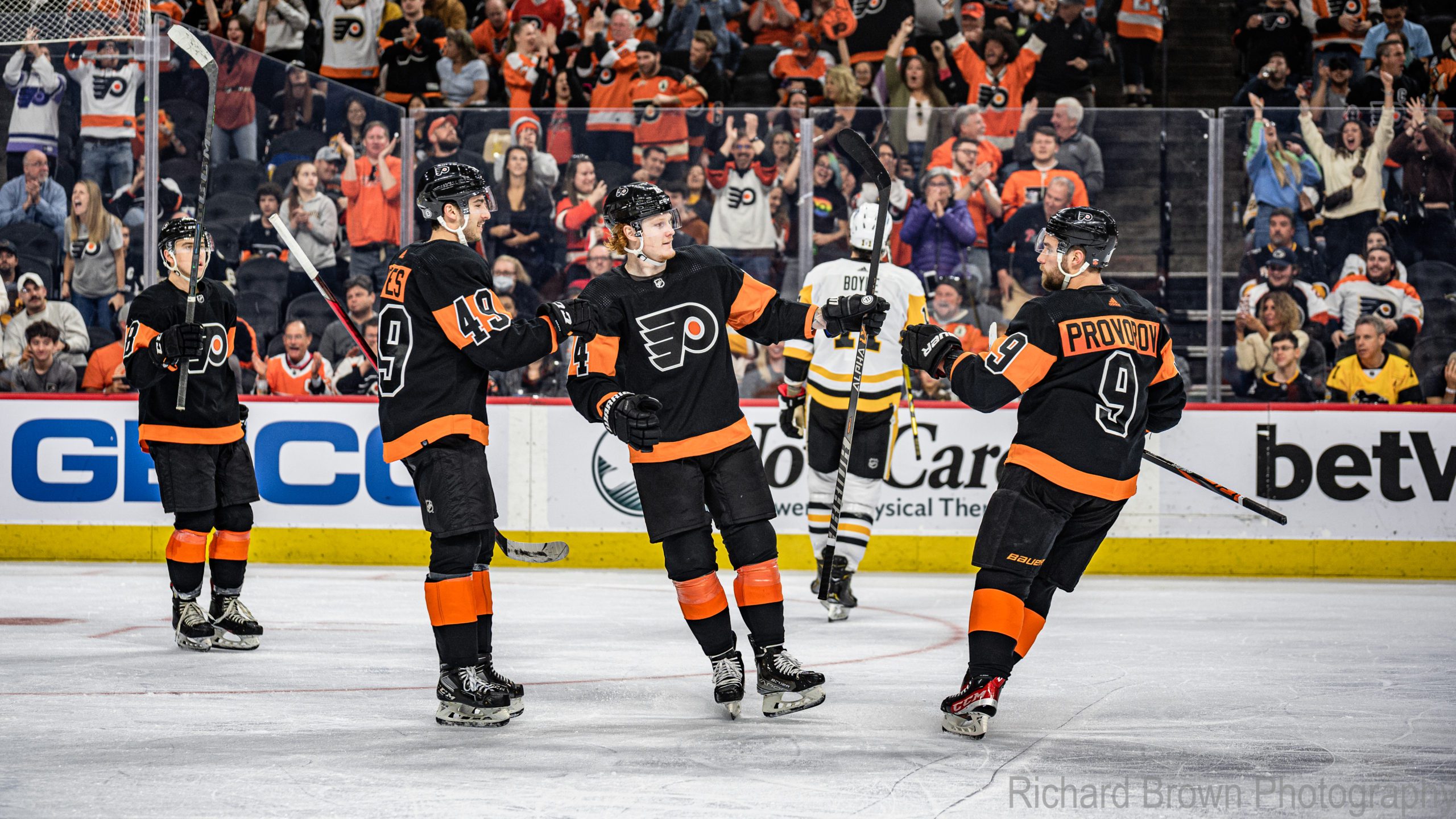 Owen Tippett inks a two-year deal with the Flyers, and he can score in ...